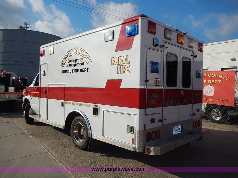 image for item L3552 1997 Ford Econoline E350 ambulance