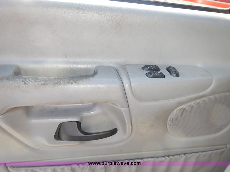 image for item L3552 1997 Ford Econoline E350 ambulance