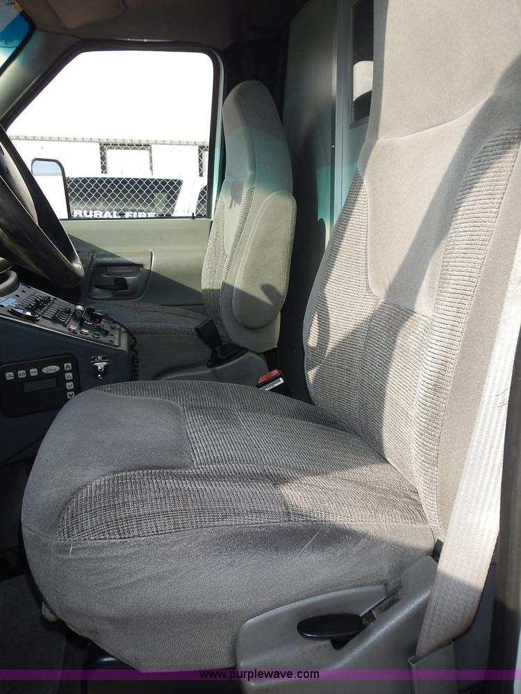 image for item L3552 1997 Ford Econoline E350 ambulance