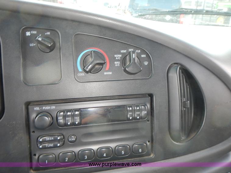 image for item L3552 1997 Ford Econoline E350 ambulance