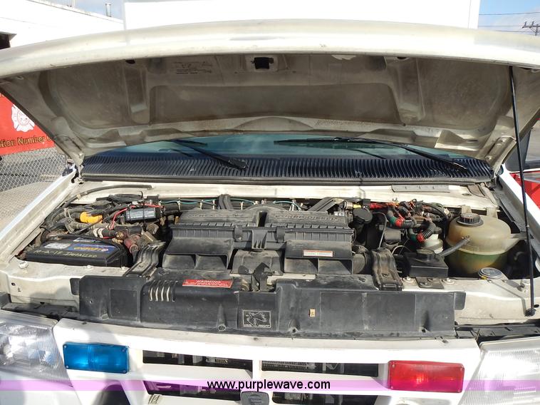 image for item L3552 1997 Ford Econoline E350 ambulance