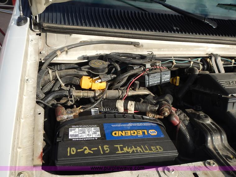 image for item L3552 1997 Ford Econoline E350 ambulance