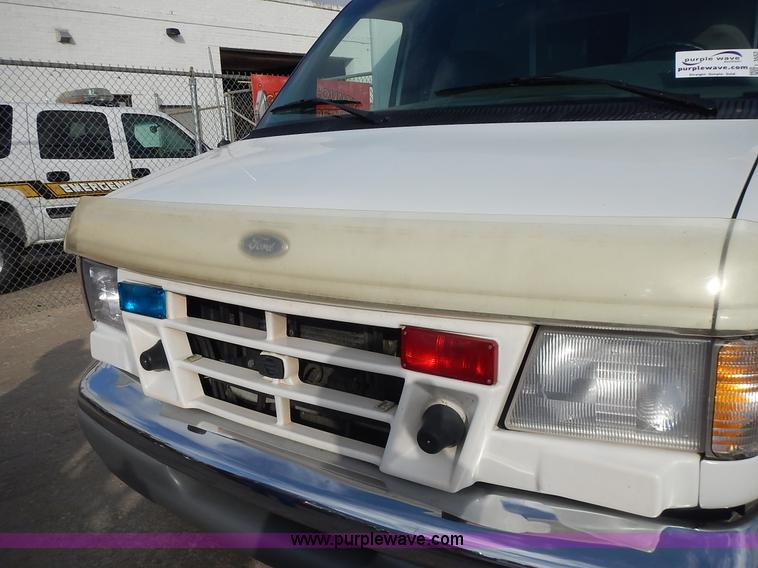 image for item L3552 1997 Ford Econoline E350 ambulance