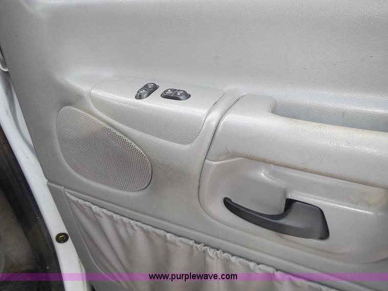 image for item L3552 1997 Ford Econoline E350 ambulance