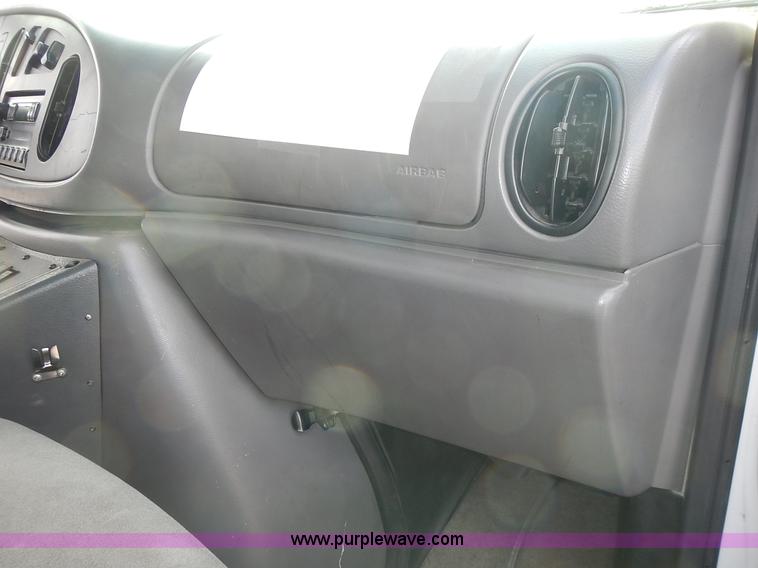 image for item L3552 1997 Ford Econoline E350 ambulance