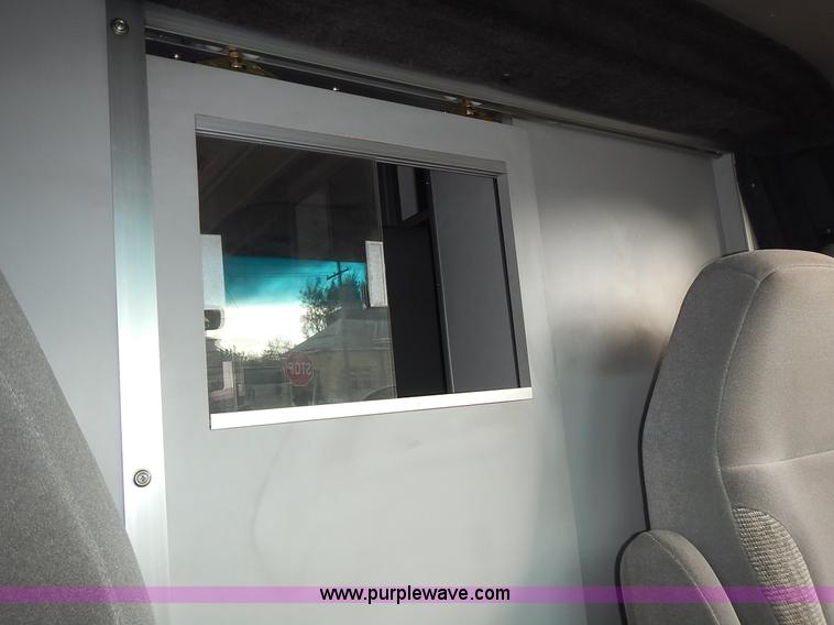 image for item L3552 1997 Ford Econoline E350 ambulance