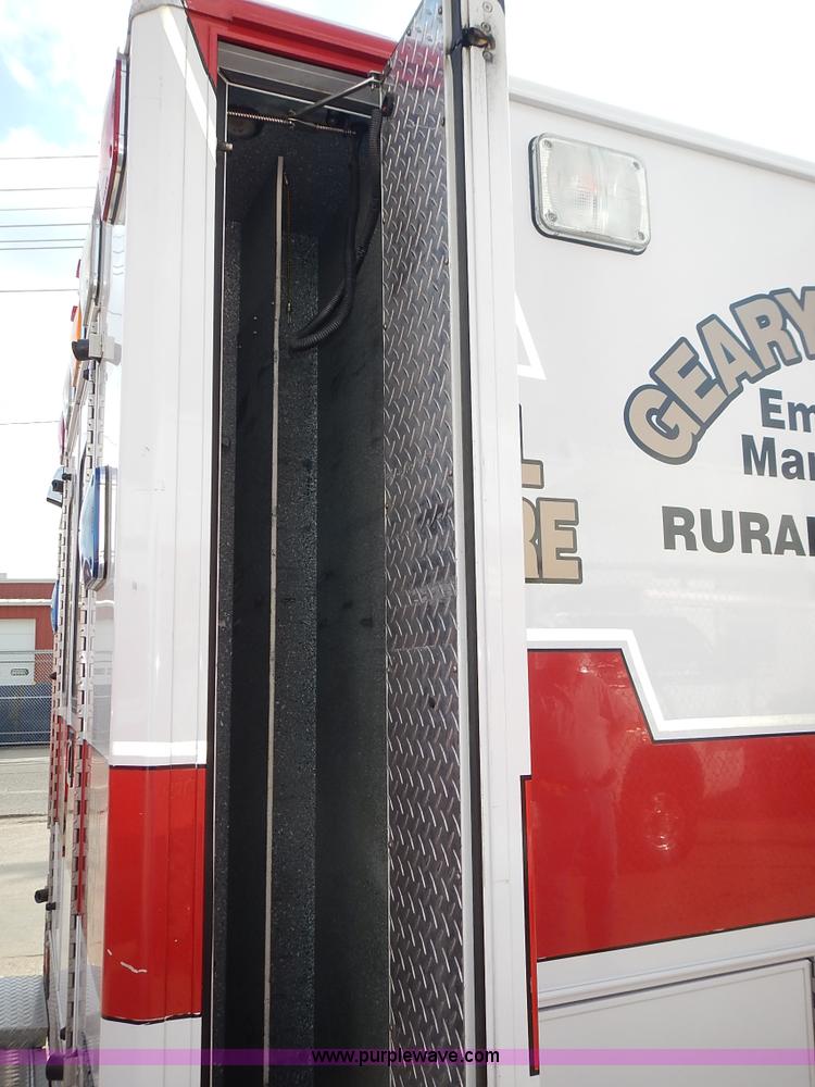 image for item L3552 1997 Ford Econoline E350 ambulance