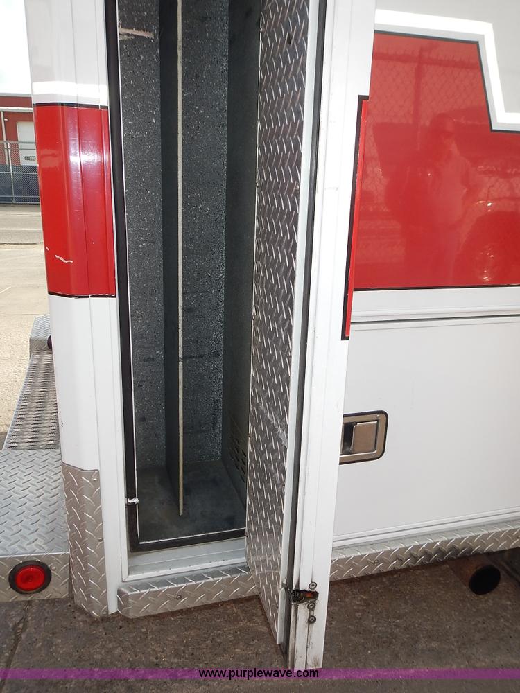 image for item L3552 1997 Ford Econoline E350 ambulance