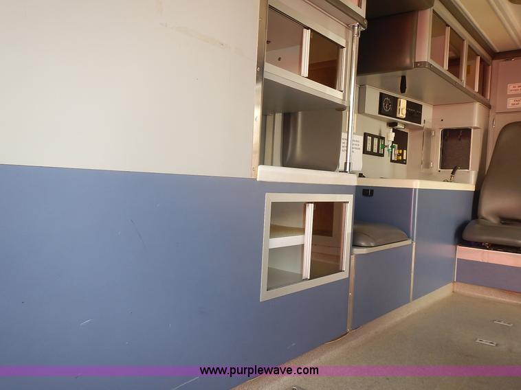 image for item L3552 1997 Ford Econoline E350 ambulance