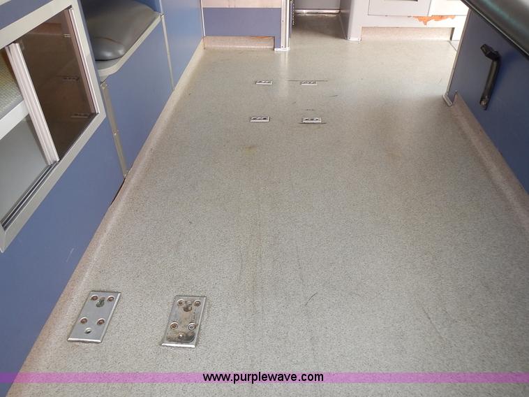 image for item L3552 1997 Ford Econoline E350 ambulance