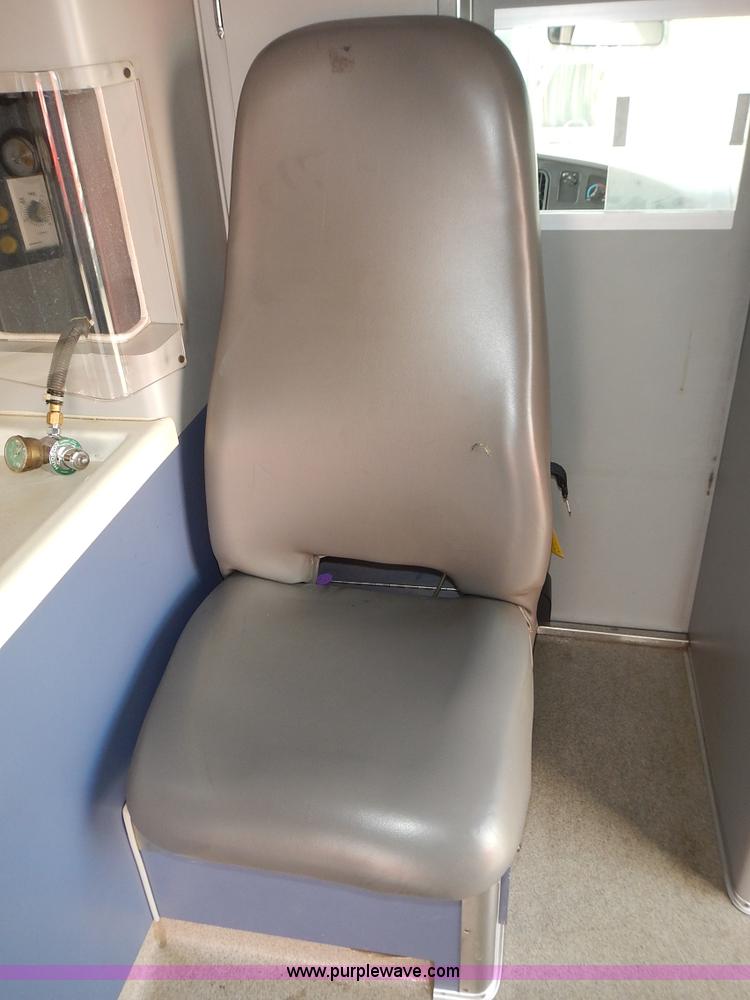 image for item L3552 1997 Ford Econoline E350 ambulance