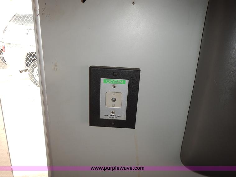 image for item L3552 1997 Ford Econoline E350 ambulance