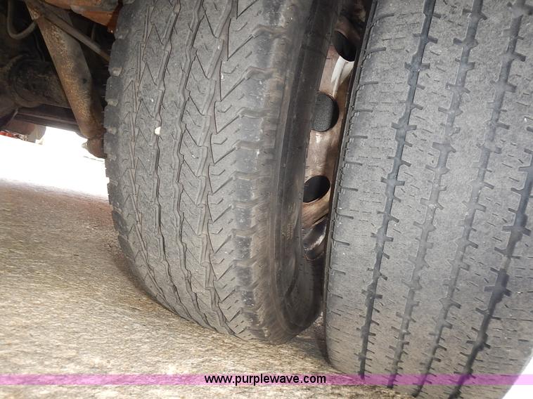 image for item L3552 1997 Ford Econoline E350 ambulance