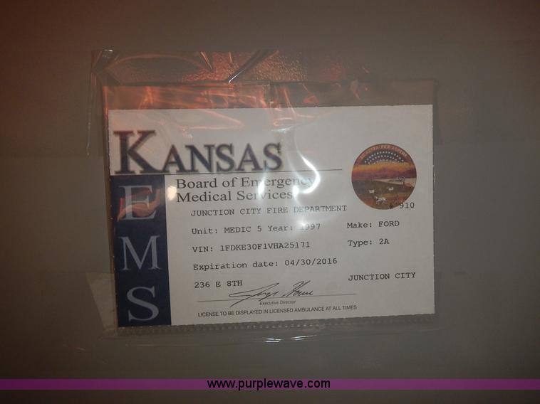 image for item L3552 1997 Ford Econoline E350 ambulance