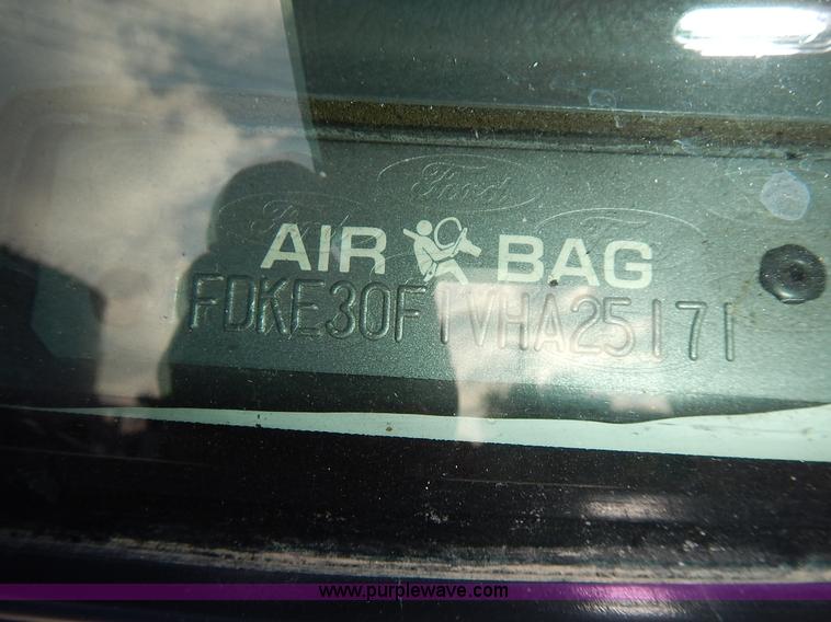 image for item L3552 1997 Ford Econoline E350 ambulance