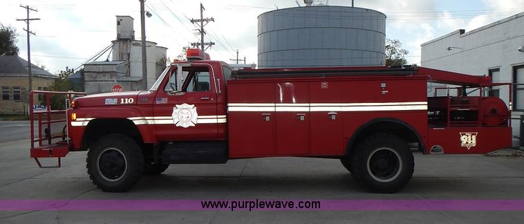 image for item L3553 1979 Ford F600 fire truck