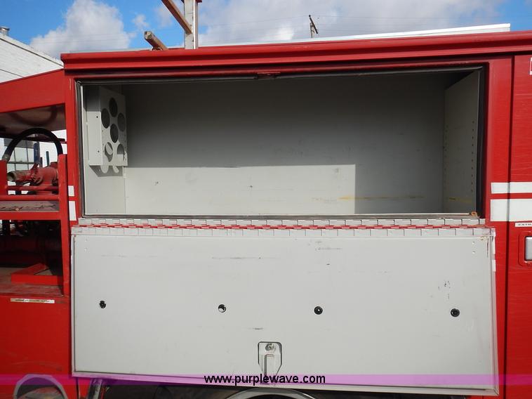 image for item L3553 1979 Ford F600 fire truck