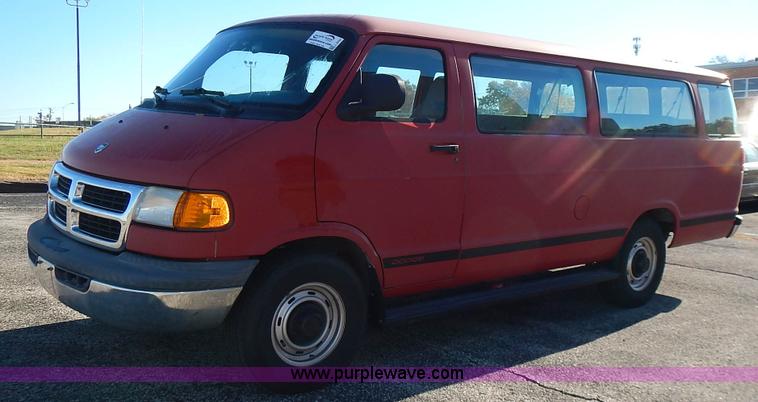 image for item L3554 2000 Dodge Ram Wagon van