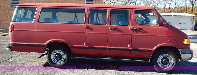 image for item L3554 2000 Dodge Ram Wagon van