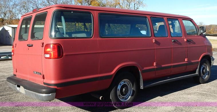 image for item L3554 2000 Dodge Ram Wagon van