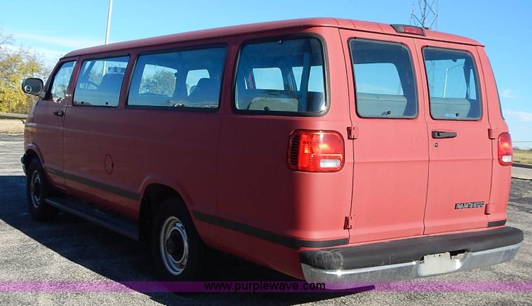 image for item L3554 2000 Dodge Ram Wagon van
