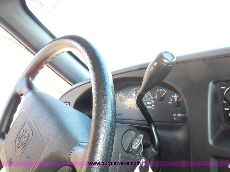 image for item L3554 2000 Dodge Ram Wagon van