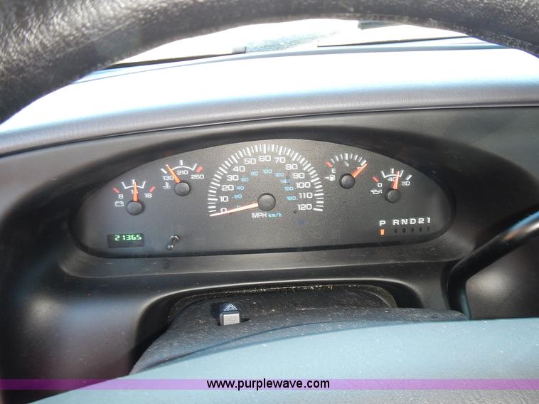 image for item L3554 2000 Dodge Ram Wagon van