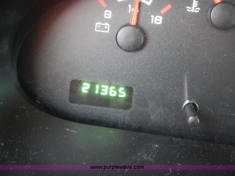 image for item L3554 2000 Dodge Ram Wagon van