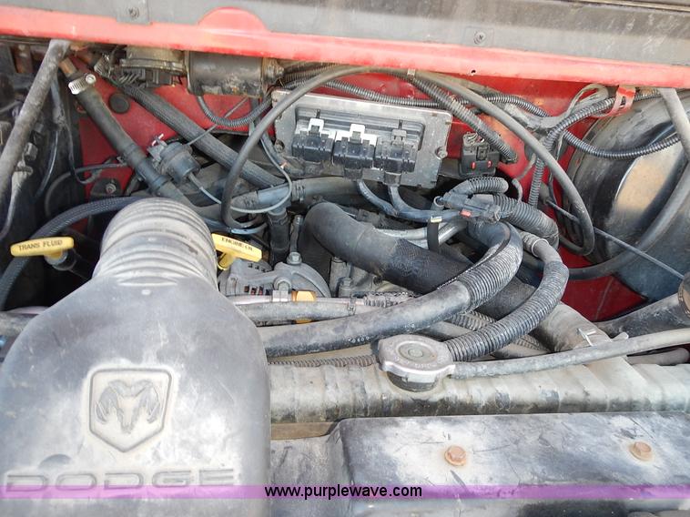 image for item L3554 2000 Dodge Ram Wagon van