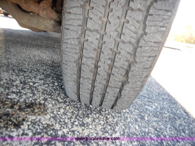 image for item L3554 2000 Dodge Ram Wagon van