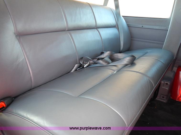 image for item L3554 2000 Dodge Ram Wagon van