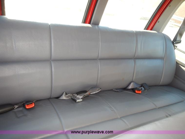 image for item L3554 2000 Dodge Ram Wagon van