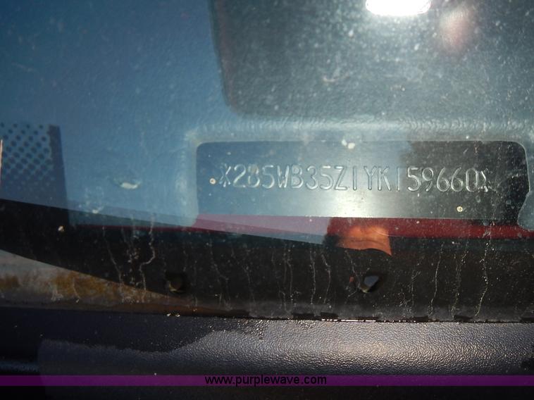 image for item L3554 2000 Dodge Ram Wagon van