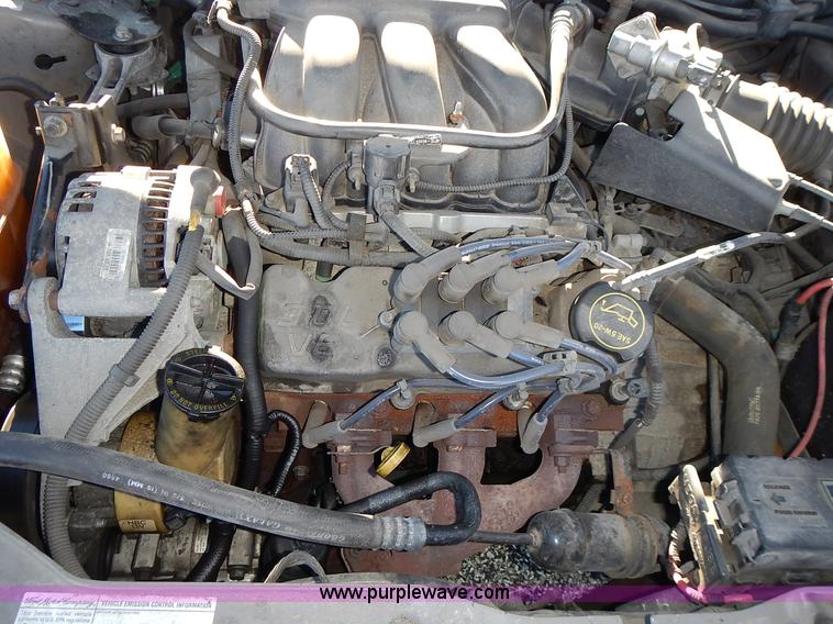 image for item L3555 2004 Ford Taurus SE