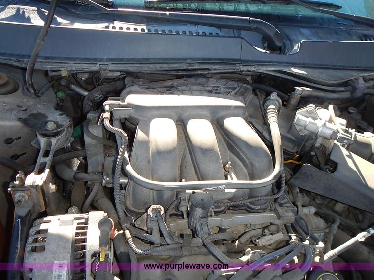 image for item L3555 2004 Ford Taurus SE