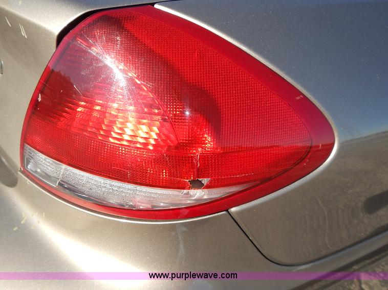 image for item L3555 2004 Ford Taurus SE