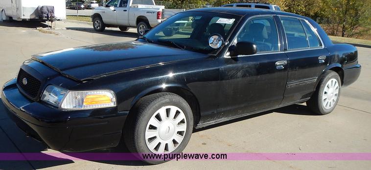image for item L3558 2009 Ford Crown Victoria Police Interceptor