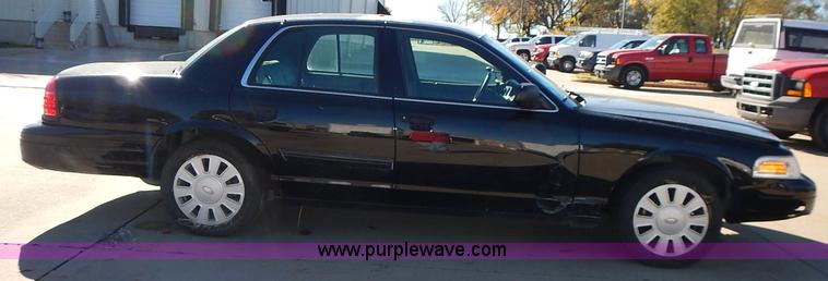 image for item L3558 2009 Ford Crown Victoria Police Interceptor