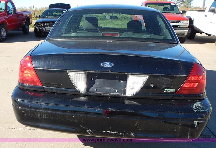 image for item L3558 2009 Ford Crown Victoria Police Interceptor