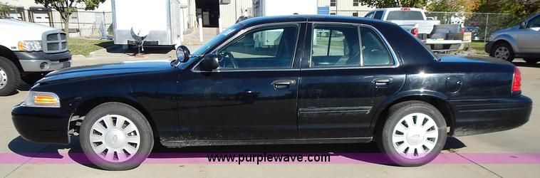 image for item L3558 2009 Ford Crown Victoria Police Interceptor