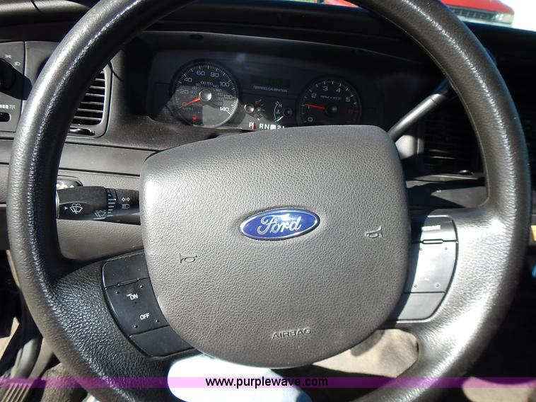 image for item L3558 2009 Ford Crown Victoria Police Interceptor