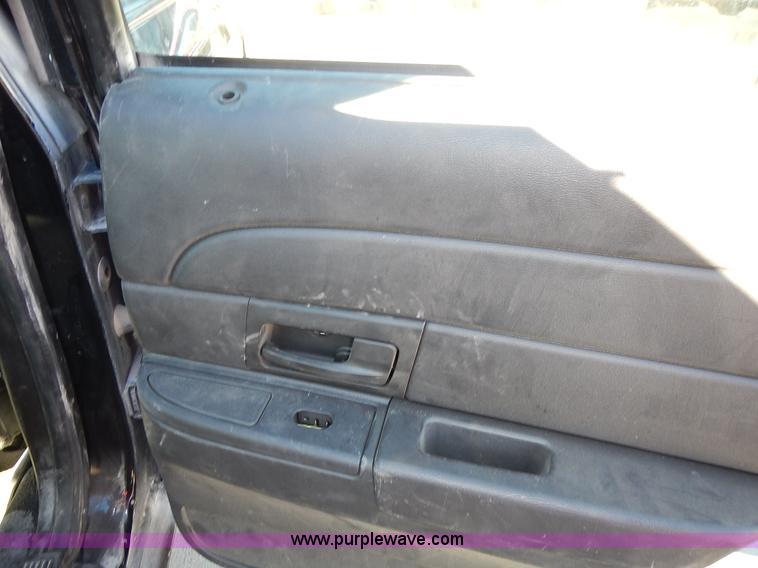 image for item L3558 2009 Ford Crown Victoria Police Interceptor