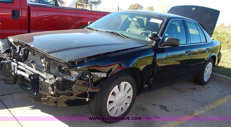 image for item L3559 2007 Ford Crown Victoria Police Interceptor