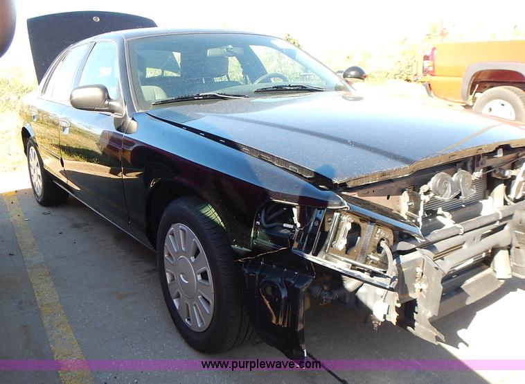 image for item L3559 2007 Ford Crown Victoria Police Interceptor