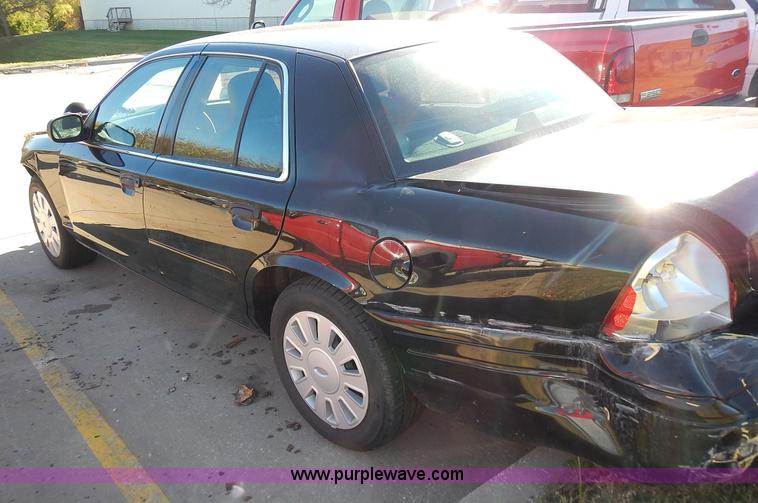 image for item L3559 2007 Ford Crown Victoria Police Interceptor