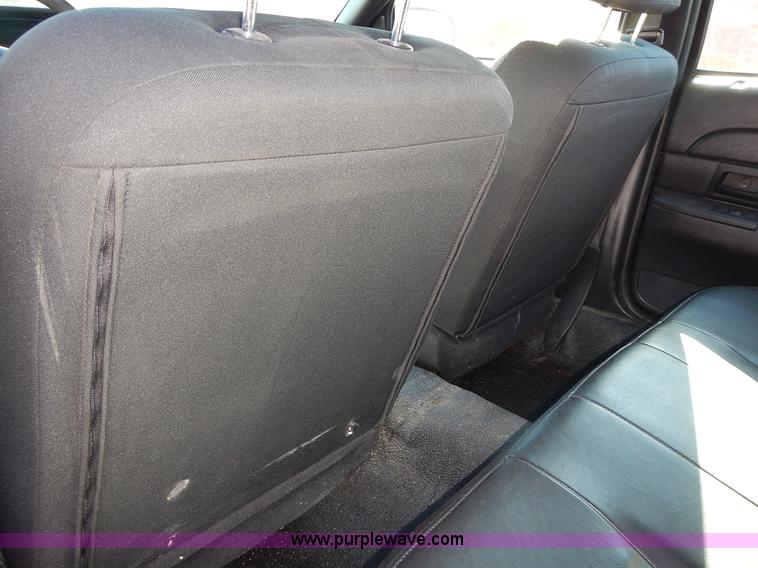 image for item L3559 2007 Ford Crown Victoria Police Interceptor