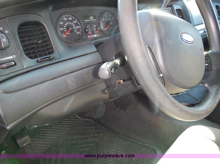 image for item L3559 2007 Ford Crown Victoria Police Interceptor