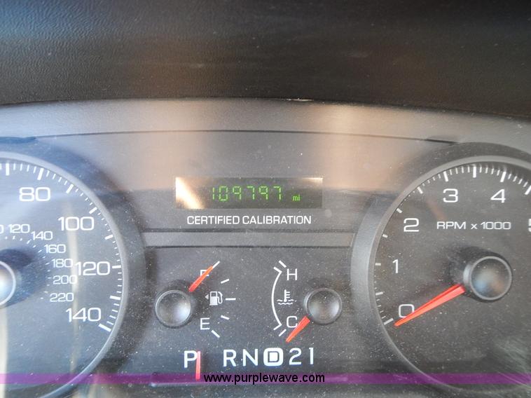 image for item L3559 2007 Ford Crown Victoria Police Interceptor