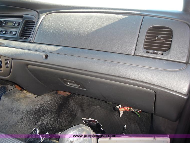 image for item L3559 2007 Ford Crown Victoria Police Interceptor