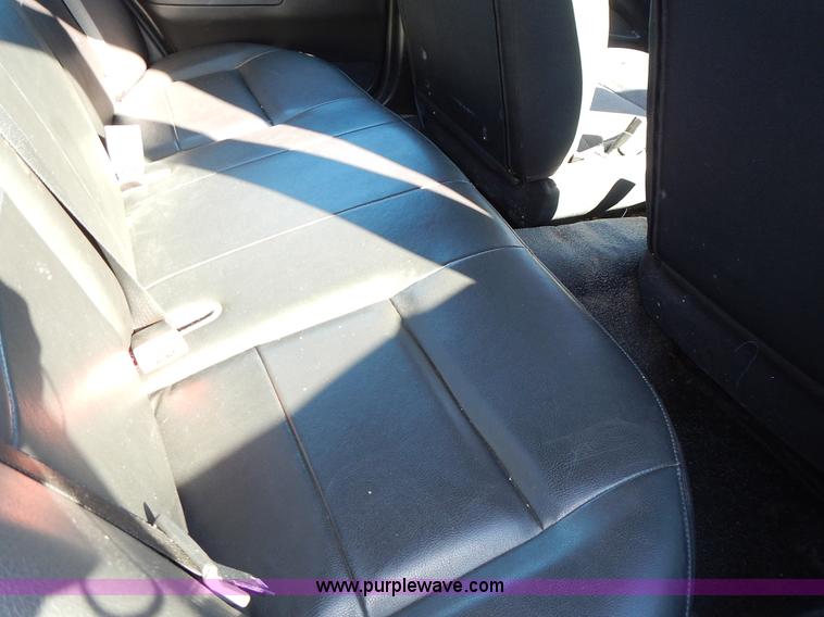 image for item L3559 2007 Ford Crown Victoria Police Interceptor